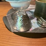 来人喜人　はぎ原 - 能作さんの盃　裏返すと山になります。