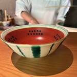 来人喜人　はぎ原 - お抹茶をたててくださいます。