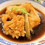 Sangoshou - ＜クエの煮付け小鉢＞夏季の抱卵期には希少なクエの魚卵を添えて。