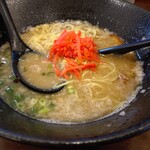 どん きさろく - 紅生姜で味変