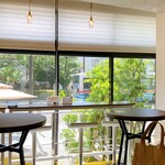 MARLOWE - イートインスペース