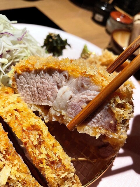 超高級とんかつが新宿歌舞伎町にドカンと炸裂‼️思わず美味さに