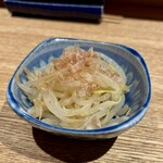 地葉 いずみ - 箸休めのもやし