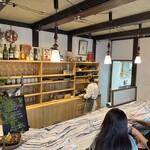 filo - 1Fはカウンター、奥がクッチーナ