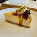 cafe shibaken - キャラメルバナナのチーズケーキ