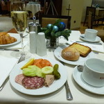 K+K Hotel Cayre - 2014.01 シャンパンが無料なのは朝から嬉しいです。