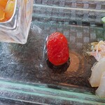 ホテルオークラレストラン名古屋 中国料理 桃花林 - ◯トマトの赤ワイン漬け（添え物）
アルコールは飛んでいますとの説明があった

甘みシッカリで煮られていて
フルーティな爽やかさがあり
面白くて美味しいなあ

これも口直しなのだろう