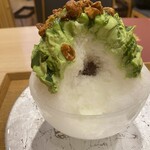 茶寮都路里 祇園本店 - 中に見えるのがほうじ茶ゼリー