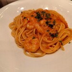 イタリアンバール　イル　カドッチョ - エビとトマトのクリームパスタ