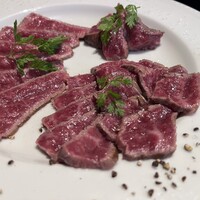 焼肉×創作びすとろ 笑進笑明 - 和牛肉の塊焼き