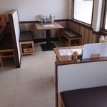 中華そば たびと - 店内です。