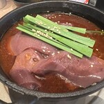 もつきむ 新宿南口 - 名物 レバ煮ラ