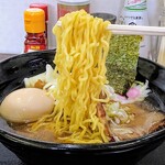 らぁ麺結 かくれ家 - 醤油らぁ麺＋ワンタン３個、味玉