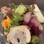 ベルギー食堂 どうくつ - 前菜盛合わせ1人前