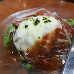 バル デ オピンチョ - 桃とブッラータと生ハム