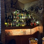 ハルダモンカレー - カウンター席からの店内