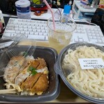 家族亭 - 料理写真:出汁カレーうどん大盛り＋カツ丼