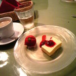 トラットリア ノラ･クチーナ - デザートとコーヒー