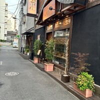 金目のどぐろ屋 赤羽店 - 趣のある入り口