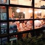 メッシタ - （2014年9月初訪問）会計して振り向くと、既に満席！