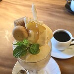 レキュム・デ・ジュール - 季節のパフェ(レモンパフェ) ※上から