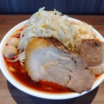 らーめん菊 - 辛らーめん 1300円
      麺半分柔らかめ
      ニンニクマシマシ ヤサイ
