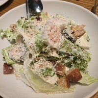 RACINES - 若鶏胸肉とロメインレタスのシーザーサラダ