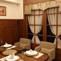 HILLS CLUB - 
