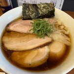 自家製手もみ麺 鈴ノ木 - 特製醤油ラーメン　ワンタン入り
