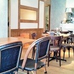 アロハテーブル - 落ち着いた店内