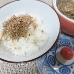 Okui Kaiseidou - 海生堂のふりかけでホカホカご飯をいただきます。