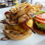 Wai'olu Ocean Cuisine - Build a Burger ＄22