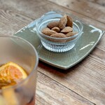 ドノスティア - 殻付きアーモンド