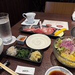 シズラー - 4人用テーブルの半分が埋まる！