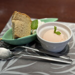 シズラー - 桃シャーベット、紅茶のシフォンケーキ