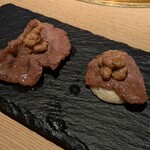 黒毛和牛焼肉 Serge源's - 平井牛とあか牛のブリニ添え