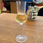 「ミシュカ」キッチン＆バー - 貴腐ワイン(甘さが強くてフルーティー、アルコールの効いたジュースのよう)