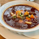 「ミシュカ」キッチン＆バー - グヤーシュ・スープ