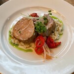 「ミシュカ」キッチン＆バー - バーチカ風大麦リゾット、豚肉のロースト(豚肉が柔らかくてあっさりしていて食べやすい。大麦のリゾットとよく合います。)