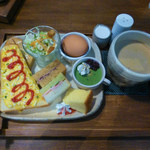 にじいろcafe - ブレンドコーヒーとモーニングサービス（にじスペシャル）