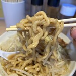ラーメン 豚の子 - 浅草開花楼の麺