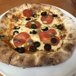 アンジェ - アンチョビとオリーブのピザ