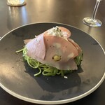 リストランテ カルド - メインのパスタ:イタリアンハムと生モッツァレラチーズのジェノベーゼ