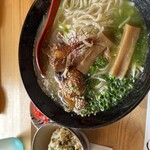 おきなわ家 東風平 - アグー豚ラーメンとジューシー(小)¥1,400