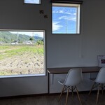 いちご農家Cafe Goccia - まるで絵画のような窓の切り取り