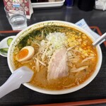 麺屋 虎之助 - 料理写真:辛みそラーメン　中辛　こってり　太麺