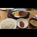 ニューバーグ - メキシカンのパスタ大盛、カニクリームコロッケ追加