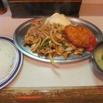 レストラン ポパイ - 豚の生姜焼とカニコロッケ