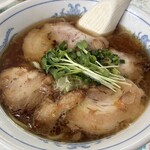 よか楼 - 料理写真:かいわれ大根はさっぱり感を演出