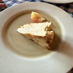 comedor HIDE - バスクチーズケーキ